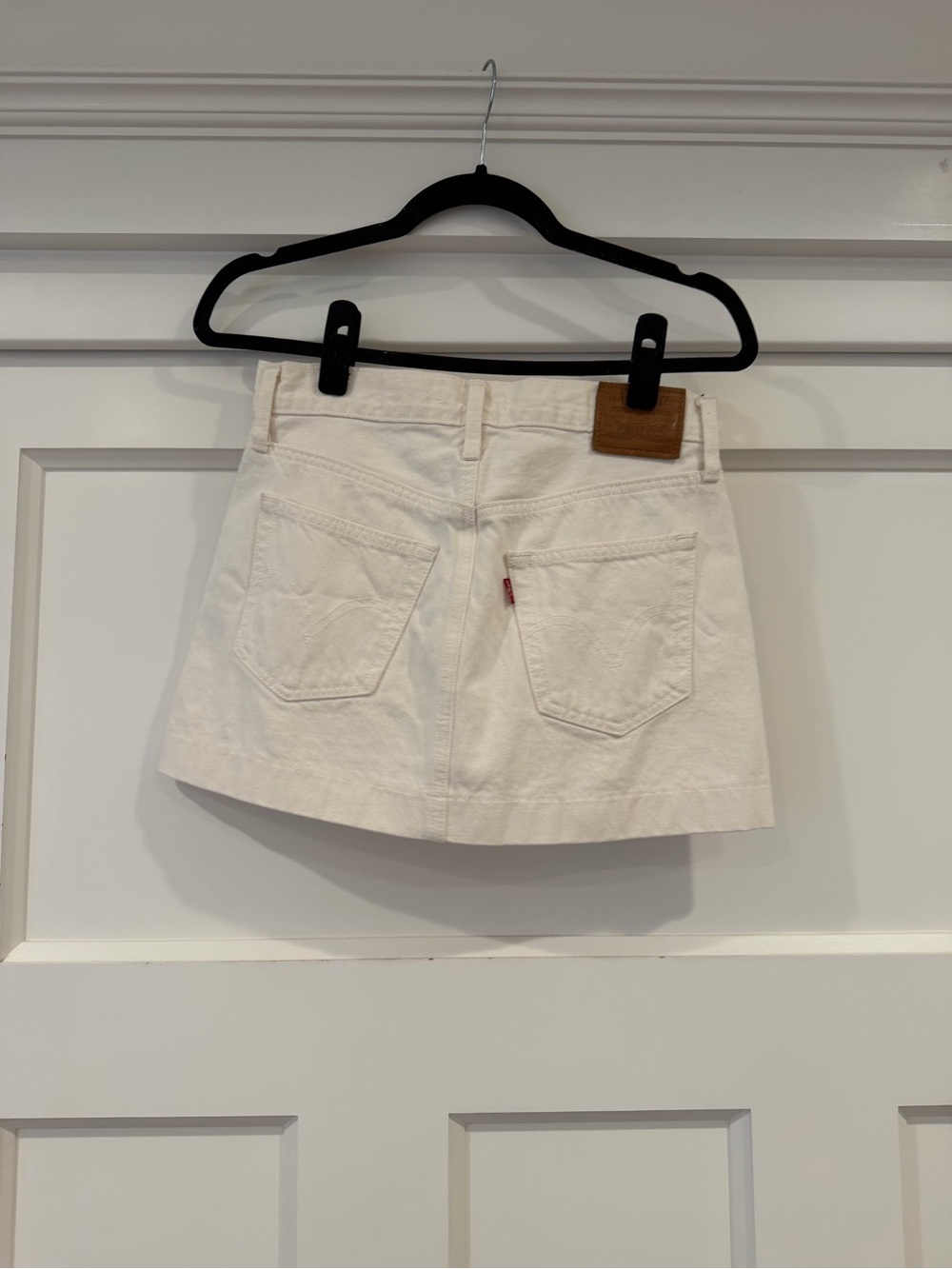 Levi’s Premium Icon Denim Mini Skirt — Size 26